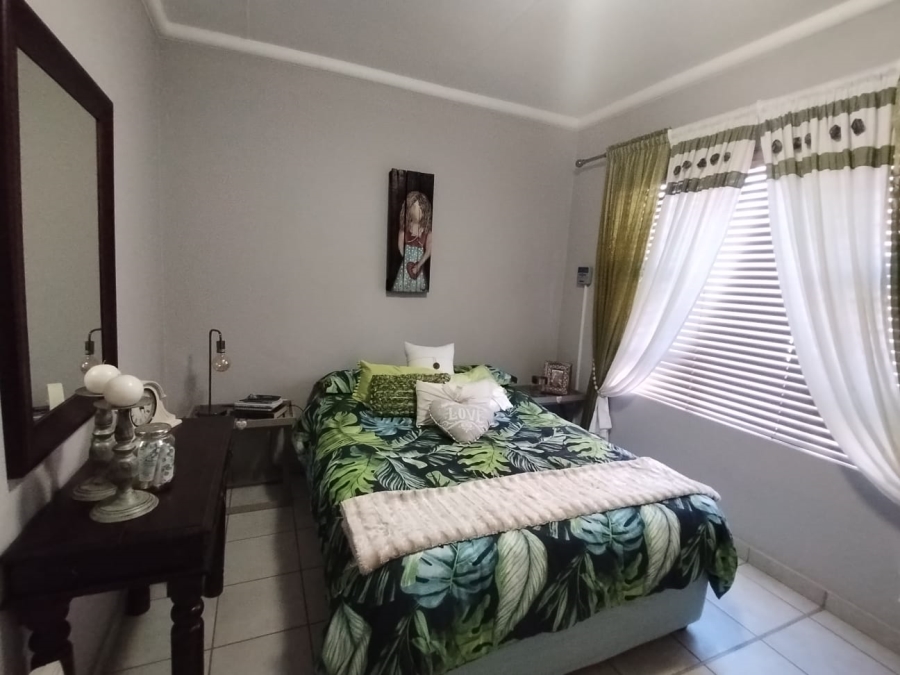 2 Bedroom Property for Sale in Waterval East North West